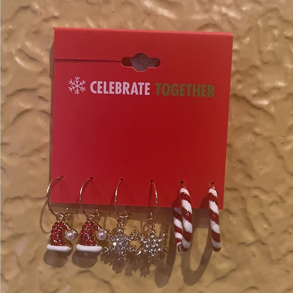 NNW Red and Gold Holiday Earrings Set - Picture 4 of 8